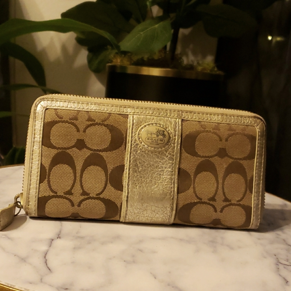 Coach wallet